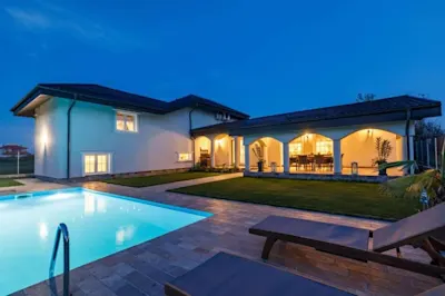 Vila Pool House